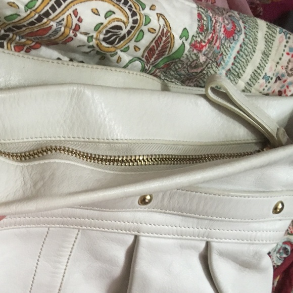 COACH BAG WHITE LEATHER + DUSTBAG + WRISTLET EUC - Picture 6 of 8